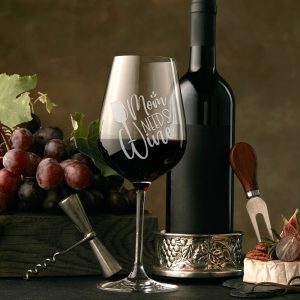 Calice Vino con Scritta “Mom Needs Wine”