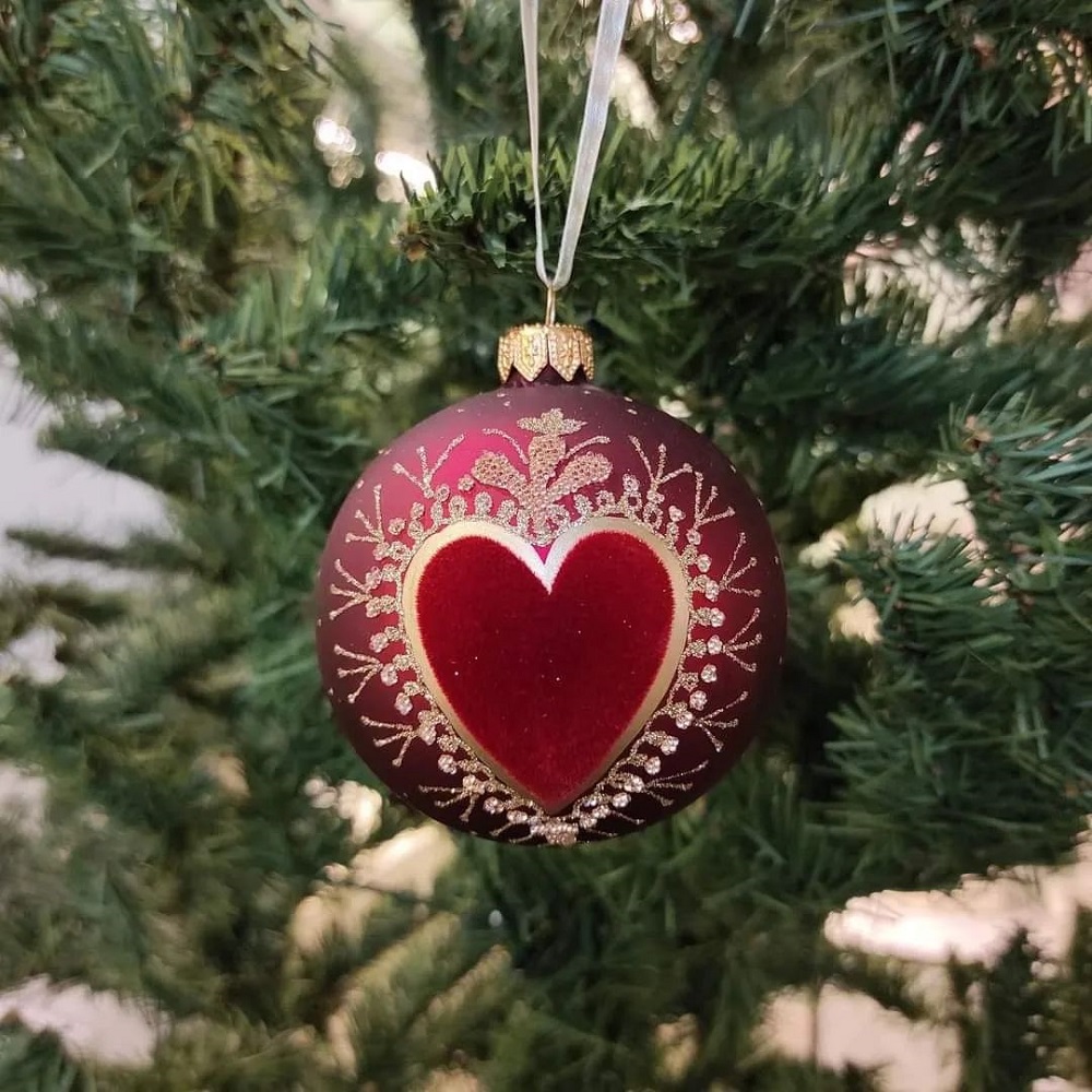 Pallina Rossa Opaca con Cuore in Velluto