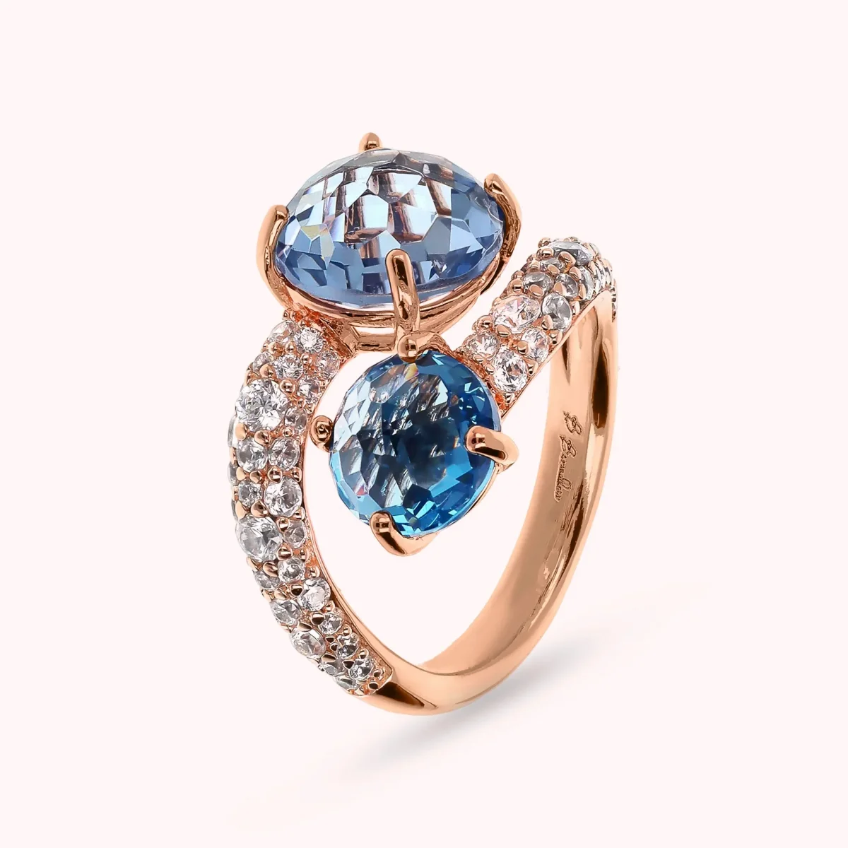 Anello Contrarié con Prisma Gem Tonde e Pavé di Cubic Zirconia